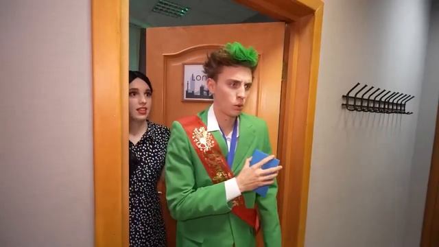 СУПЕРГЕРОЙ от 0 до 100 Лет Челлендж ! От РОЖДЕНИЯ до СМЕРТИ за 24 Часа
