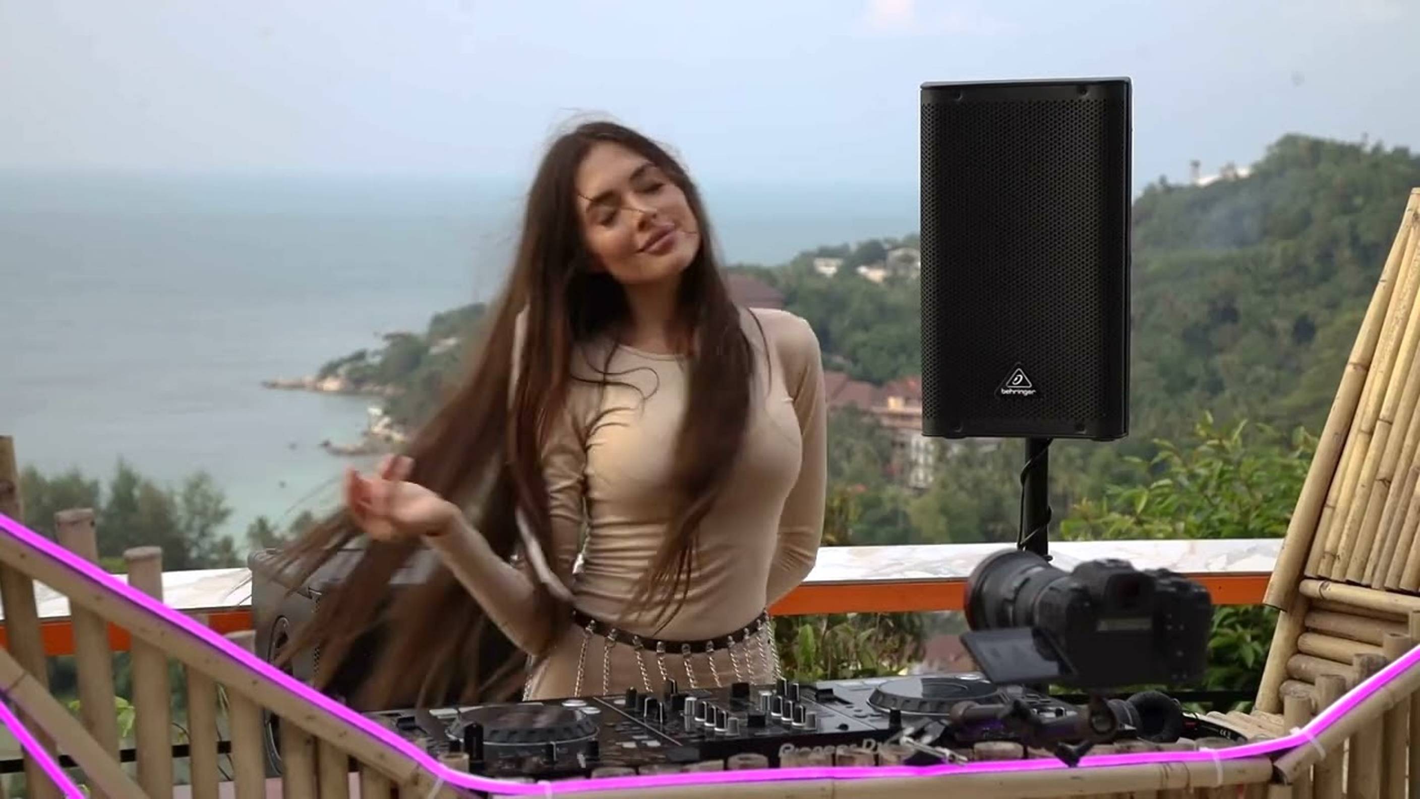 XeniaDiamond | Live @ Apple Bar, Koh Phangan Melodic Techno & Progressive House DJ Mix