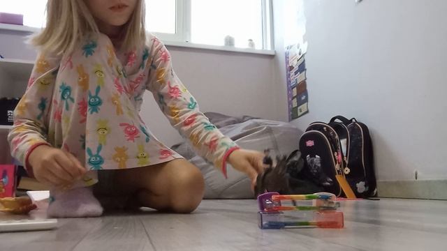 лошадь