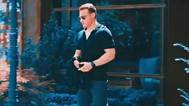 Керем Бюрсин был назван «Самым красивым турецким актером».