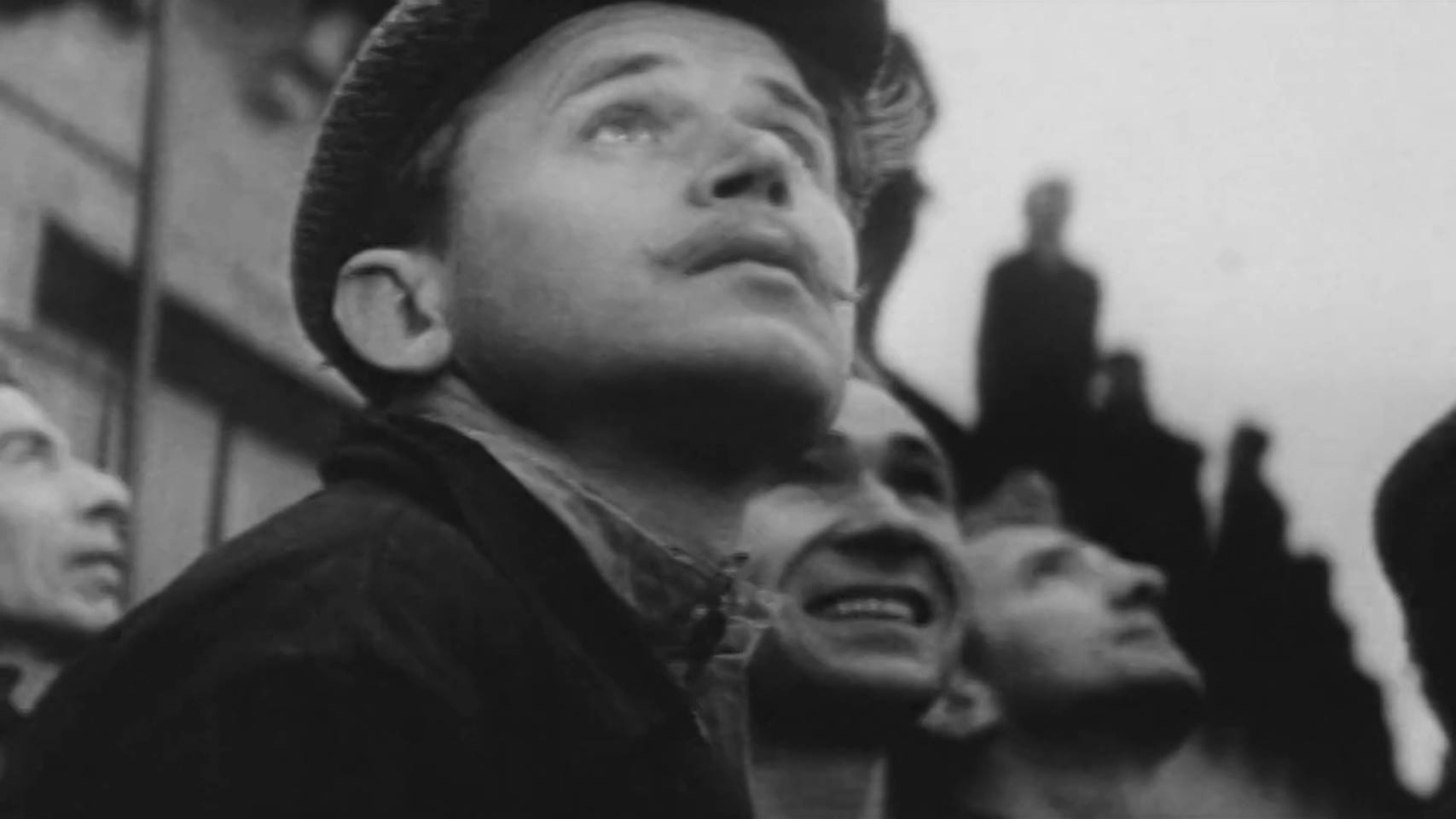 За облаками небо (1973)