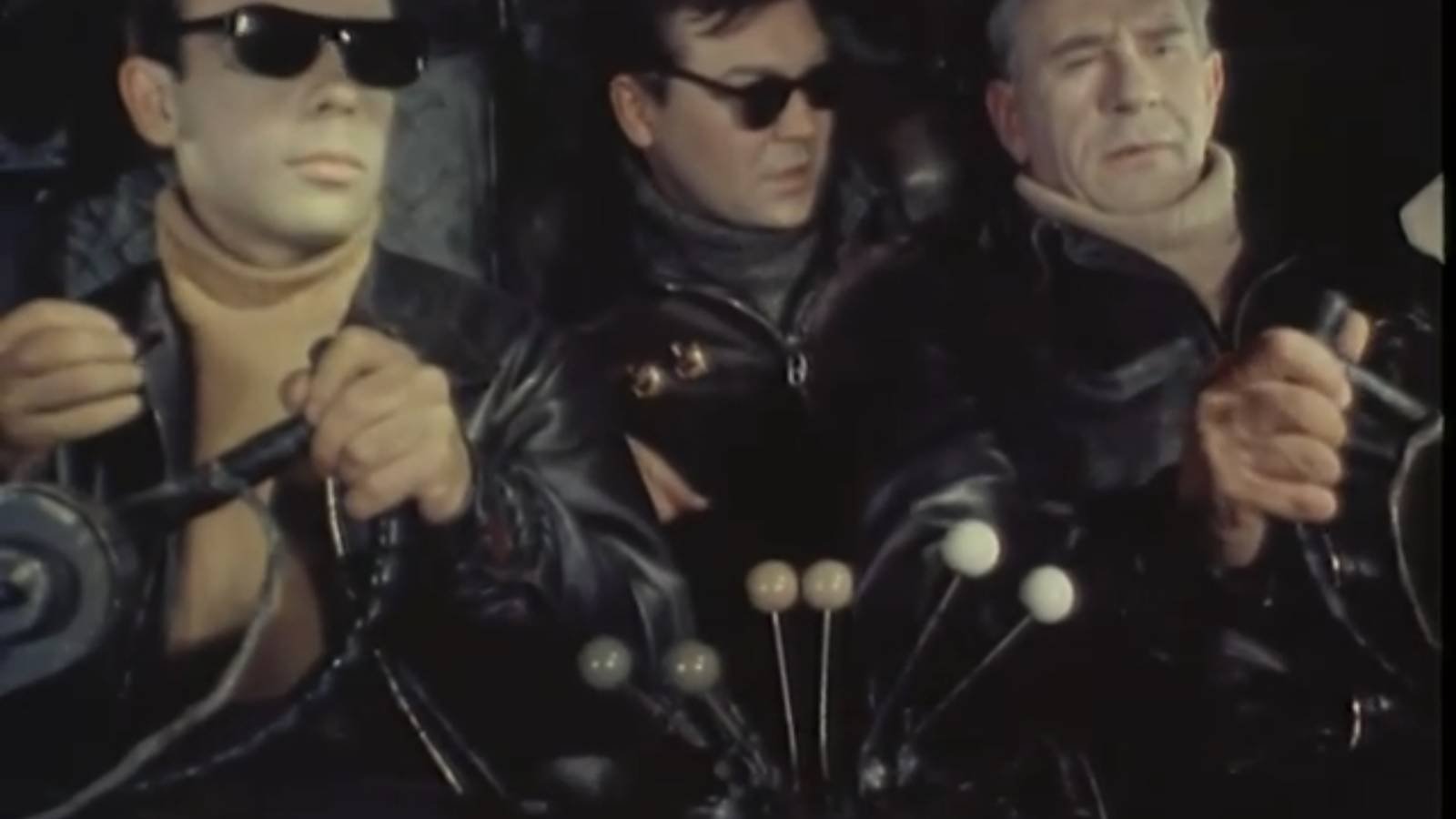 При исполнении служебных обязанностей (1963)