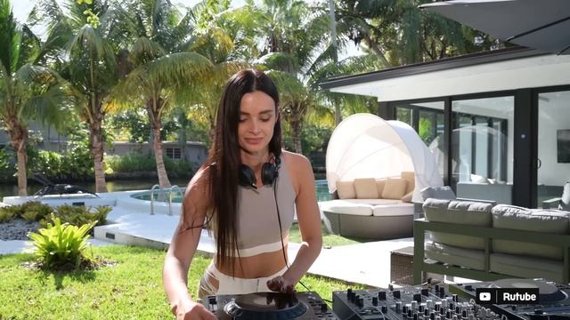 Well read & Margarita - Love Remix