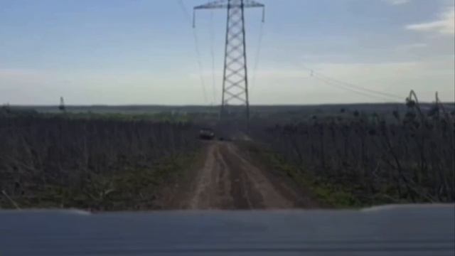 Наш боец группы эвакуации против FPV-дрона противника…