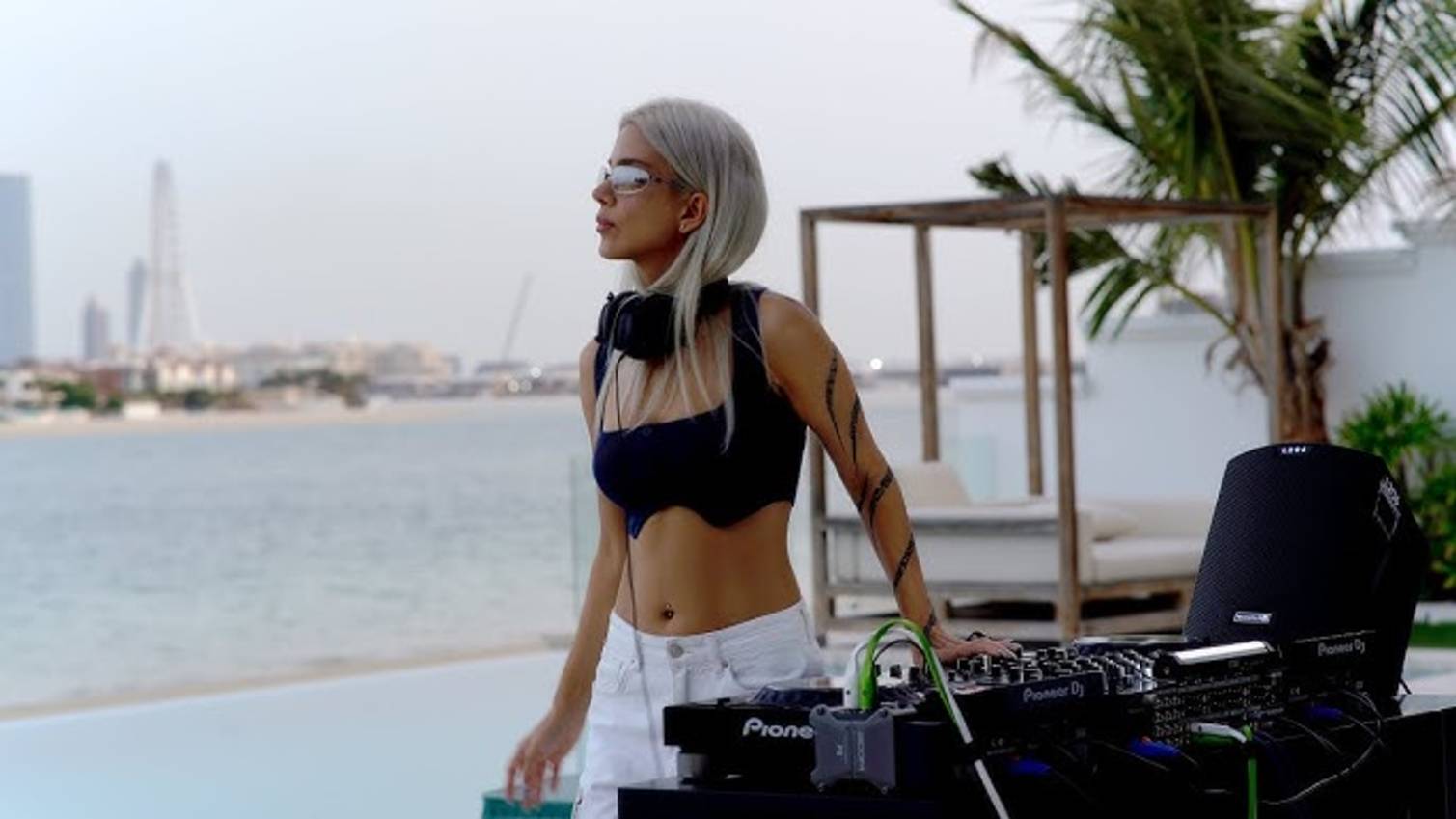 Sherry | Melodic House & Techno DJ Set by the Beach | Sunset Vibes From Dubai
