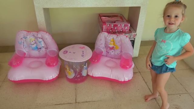 Дарим ИГРУШКИ!! Лайк Настя - Влог для детей