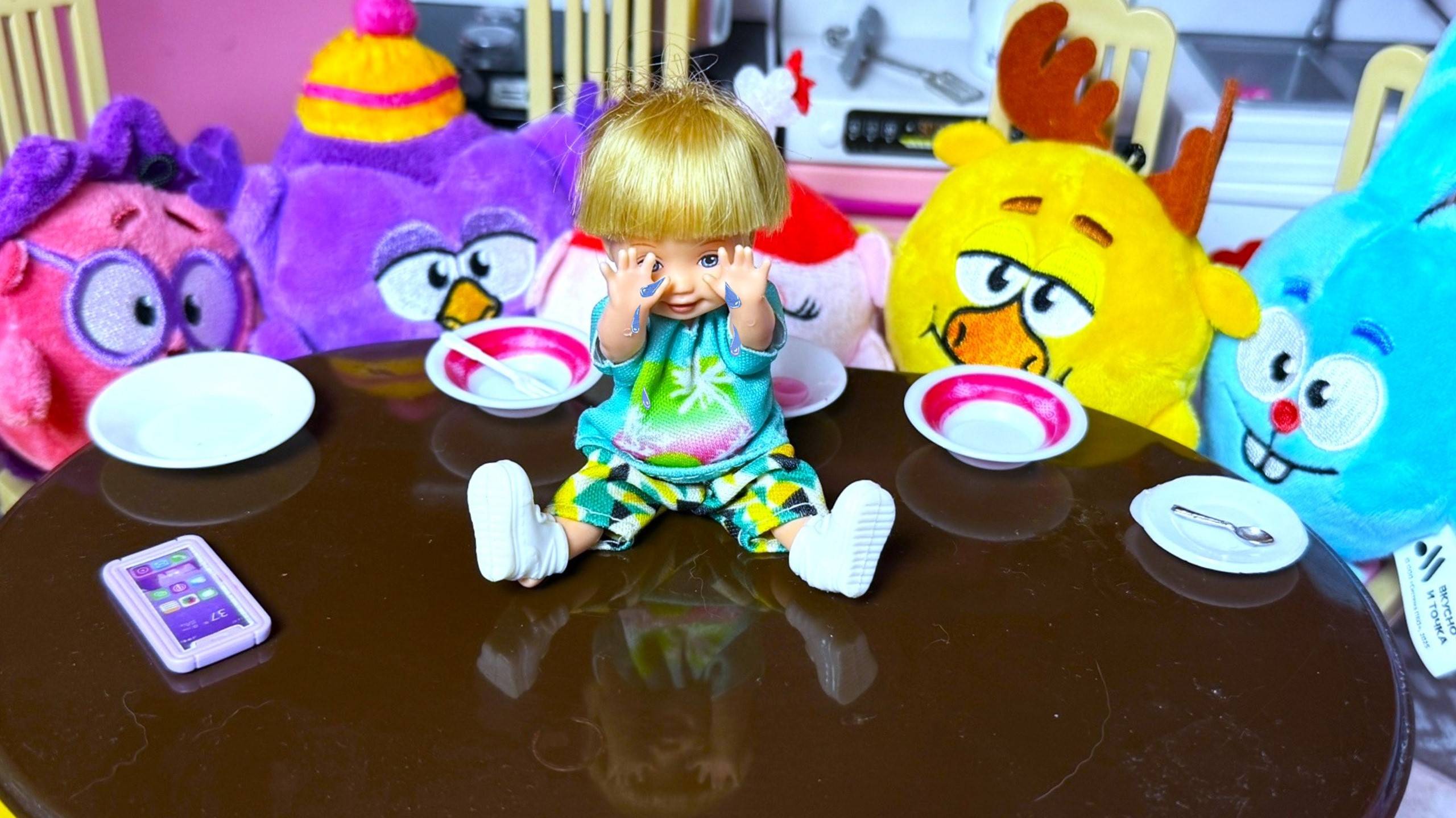 Я ЖИВУ СО СМЕШАРИКАМИ😂 ПОМОГИТЕ😳 Катя и Макс веселая семейка! Куклы Барби истории ТОКА Даринелка