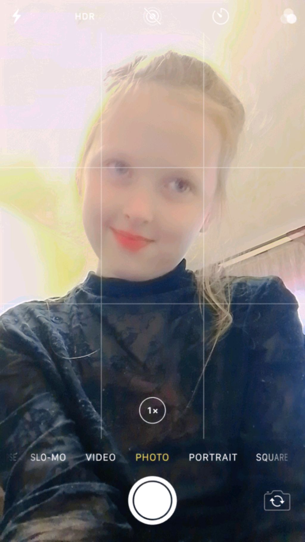 р