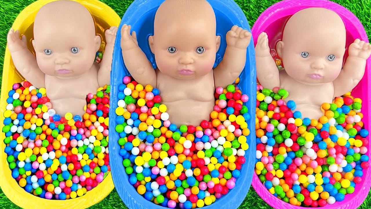 Мультики для малышей и детей. Смешиваем конфеты M&M's и слайм. Смотреть онлайн залипалки для детей