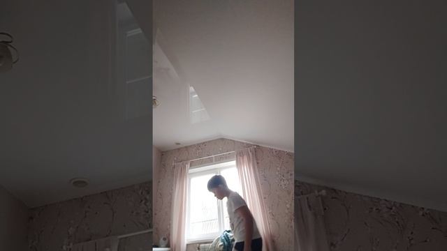 я выполнил задание от подписчиков и ещё рассказал как я захотел стать блогером и почему я пою песню