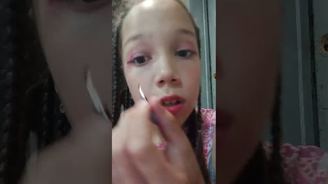 делаю макияж