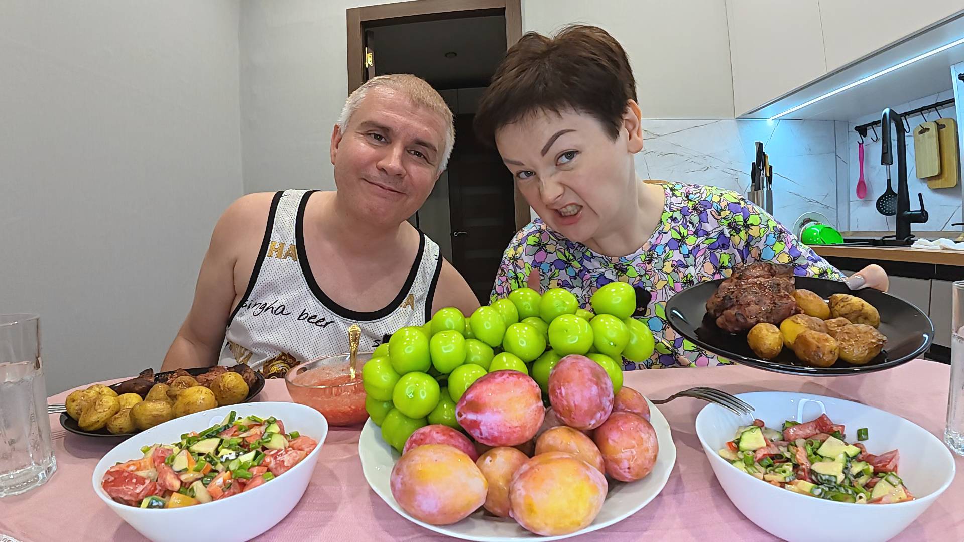 Мукбанг ух теперь ЗАЖИВЁМ! Идеи и МЫСЛИ вслух! От МЯСА Вован ОЗВЕРЕЛ) Семейный ужин и болталка