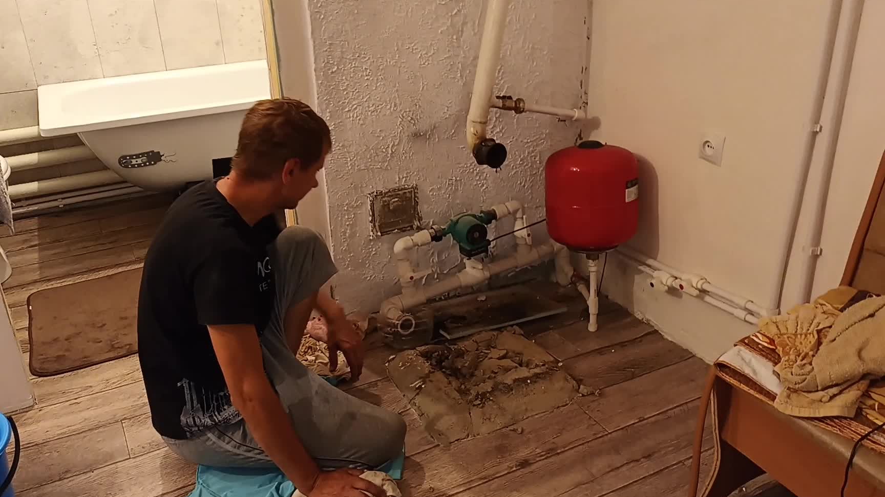ЖИЗНЬ В СТАНИЦЕ. / ОН ВСЕ СЛОМАЛ.