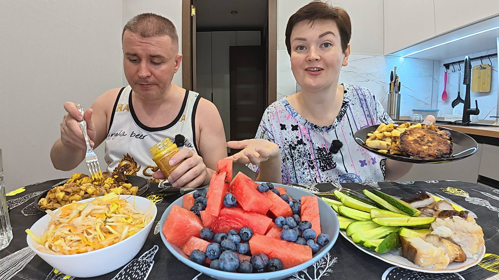 Мукбанг нам опять сильно ПОВЕЗЛО! ДЕНЬГИ ко мне так и ЛИПНУТ) ВКУСНЫЙ семейный ужин и болталка