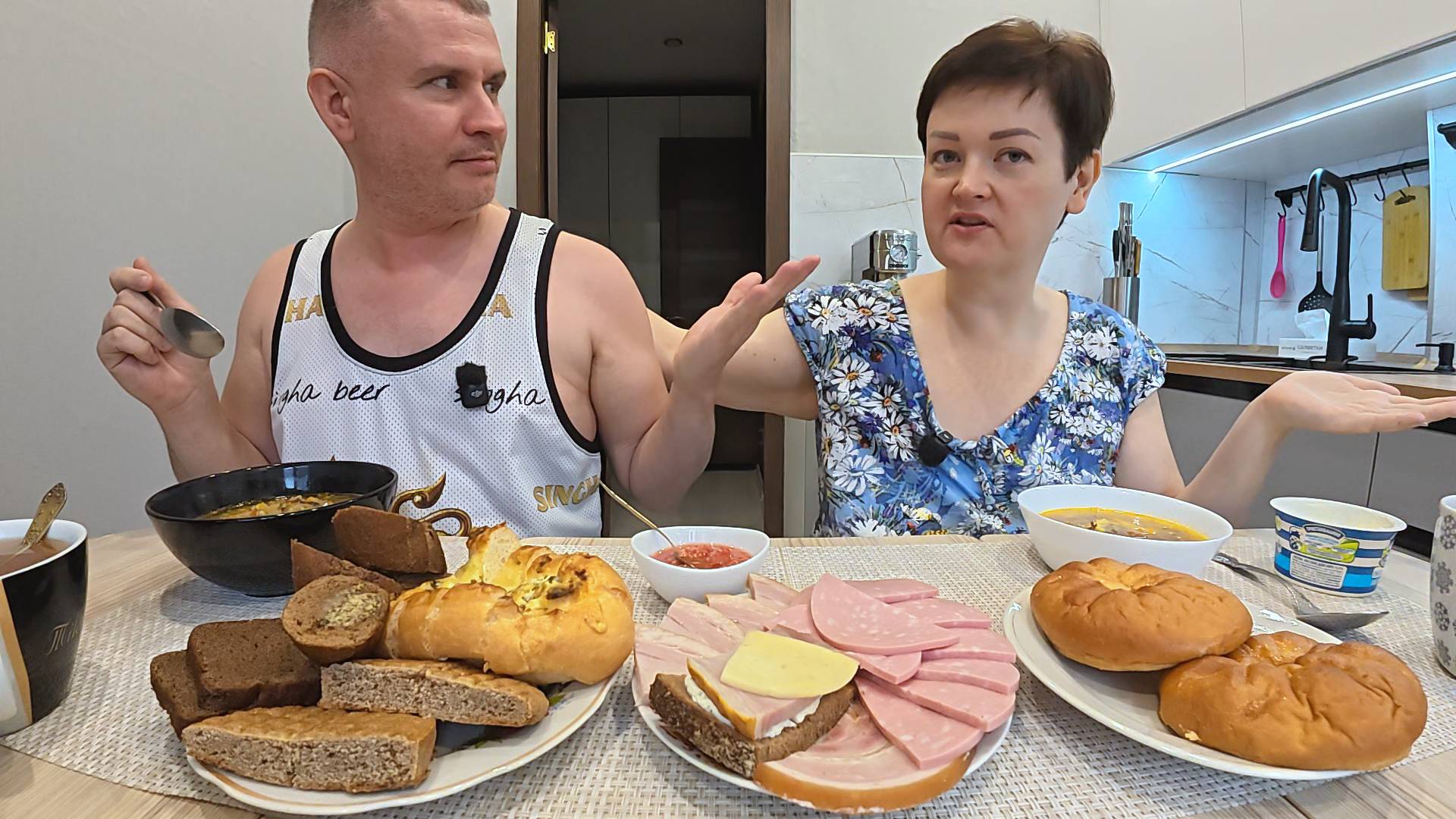 Мукбанг нашли КОСЯКИ и ИЗЪЯНЫ на новой кухне! Будем ТРЕБОВАТЬ всё исправить! Семейный обед в России