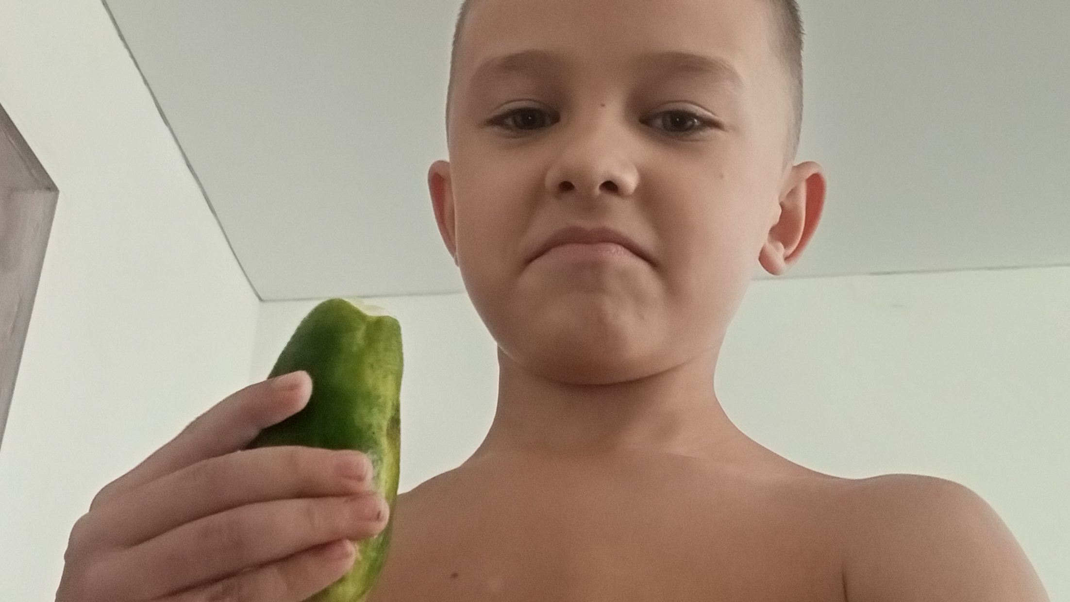 сегодня будем кушать дикий огурец