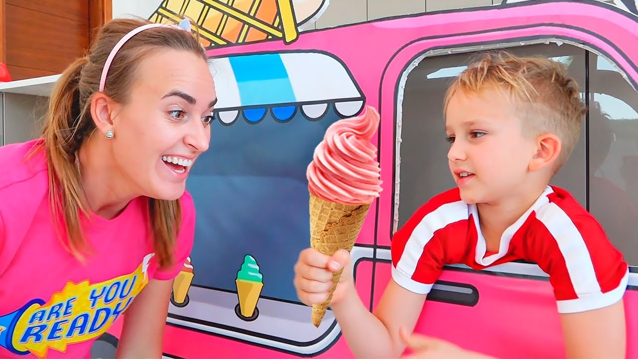 Влад и Ники играют в мобильные игры! Веселое видео для детей!
