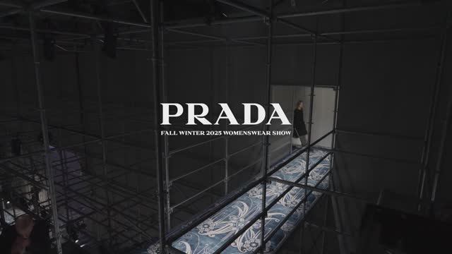 Показ коллекции Prada осень-зима 2025-2026