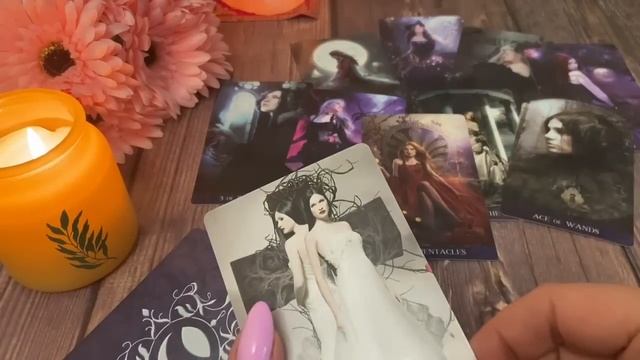 Ему срочно надо поговорить с тобой 🍓🔮🍒Таро расклад