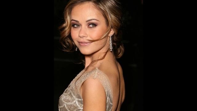 Алексис Дзена ( Alexis Dziena )