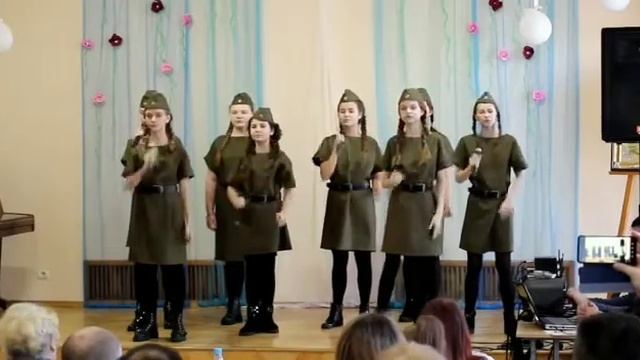 Песня "Месяц Май"