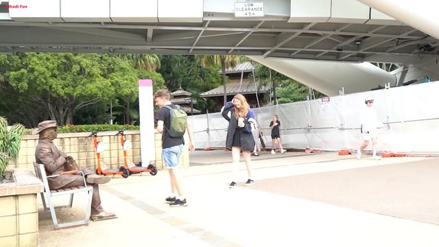 #Cowboy_prank in Australia funniest reactions. lelucon statue prank. luco patung