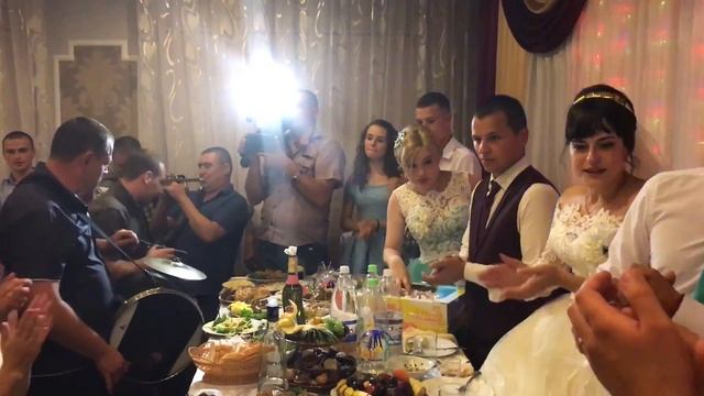 СВАДЬБА НА БУКОВИНЕ / зажигательные танцы / веселые песни / КТО поймал букет???? МЕСТНЫЙ КОЛОРИТ /
