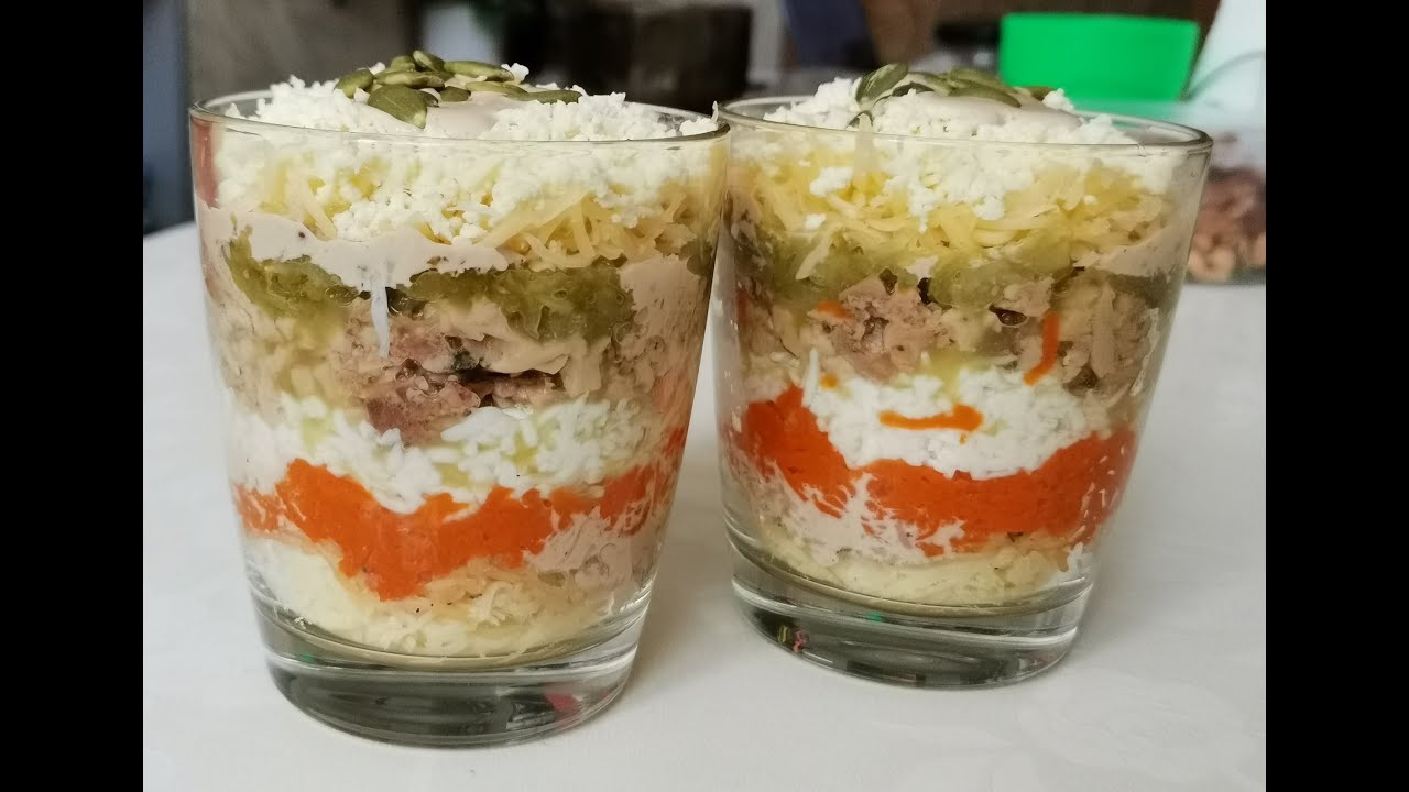 САЛАТ В СТАКАНЕ РОЖДЕСТВЕНСКИЙ! Салат на Рождество! Салат с печенью трески. Рецепты на Рождество.