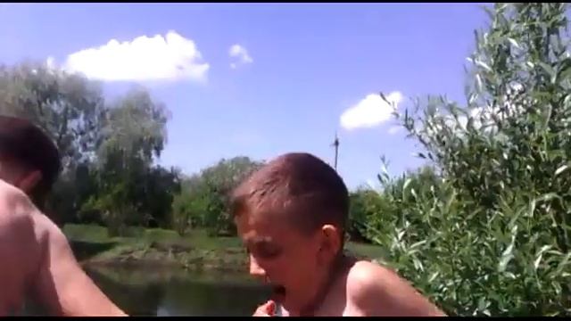 Купаемся на речке!