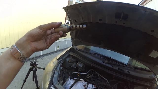 Процесс снятия крышки 1KR-FE TOYOTA PASSO и чистка клапана VVT-I