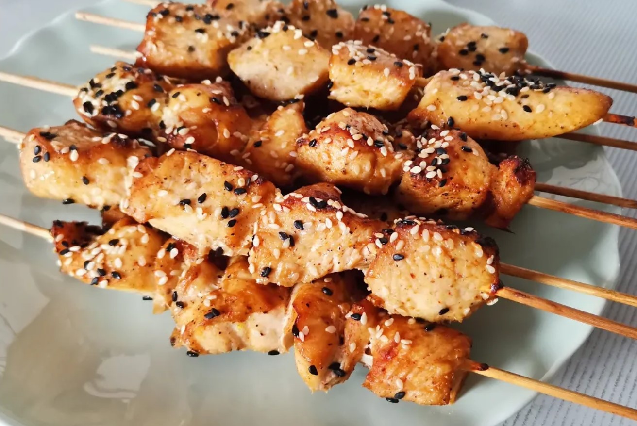 СОЧНЫЙ КУРИНЫЙ ШАШЛЫК В ДУХОВКЕ! Рецепт шашлыка из куриного филе в духовке. Рецепт сочного филе