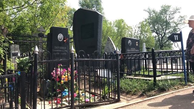 Могила (кенотаф) Василия Джугашвили (Сталина), Арское кладбище, Казань