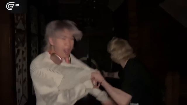 ХАЗЯЕВА ПУГАЮТ ДЕВОЧЕК В СТРАШНОМ ДОМЕ | РОСТИК НЕ ПОНИМАЕТ КУДА ОН ПОПАЛ