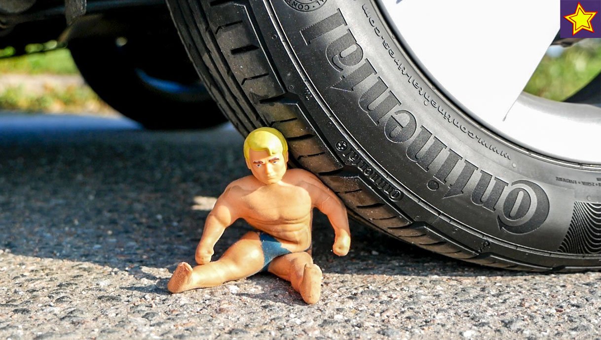 Машина против Игрушки Стрейч Армстронг На что способен Stretch Armstrong vs Car