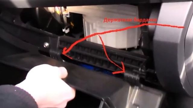 Замена салонного фильтра на Митсубиси Лансер 10