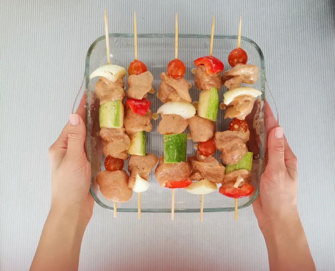 БЫСТРО, ПРОСТО И ВКУСНО! Шашлык из куриного филе с овощами в духовке! Куриное филе и овощи в духовке