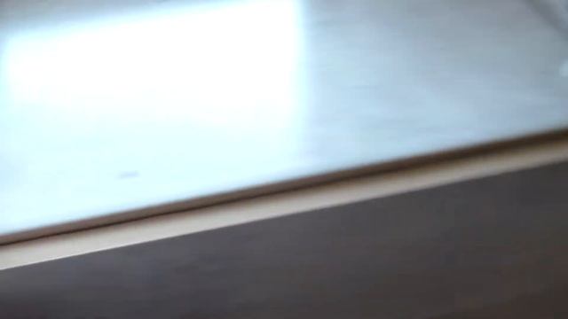 Оконные откосы из плитки с металлическими уголками