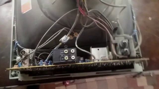 Ремонт намагниченного телевизора!. Цветные пятна на экране кинескопа!