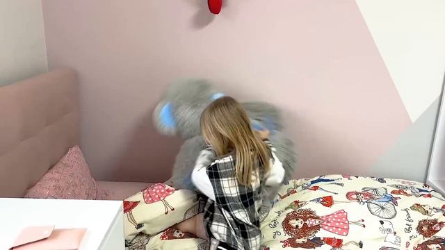 СОФИЯ И НИКА КАК БЛИЗНЕЦЫ. СОФУНЬЯ ШАЛУНЬЯ(ПЕРЕЗАЛИВ)