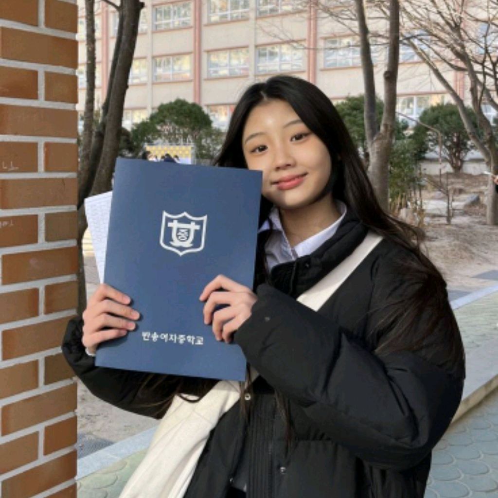 Lee Wonhee (ILLIT)