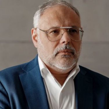 Михаил Хазин
