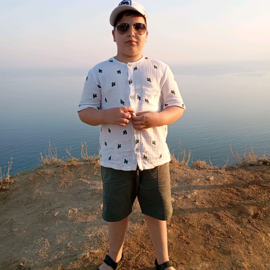 Радмир Лайк.