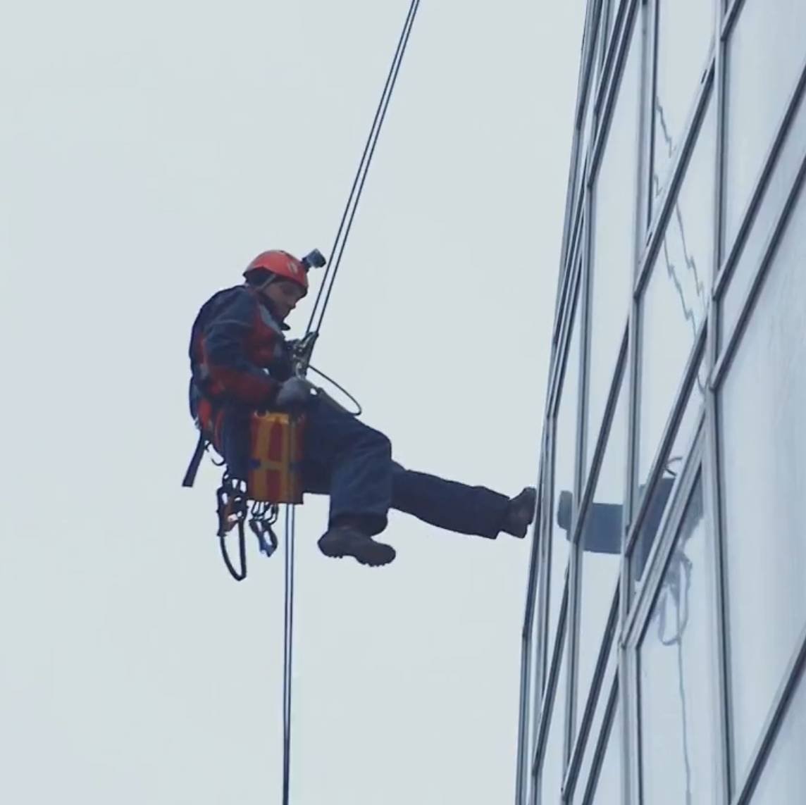 Pro-Alpinist Промышленные альпинисты.